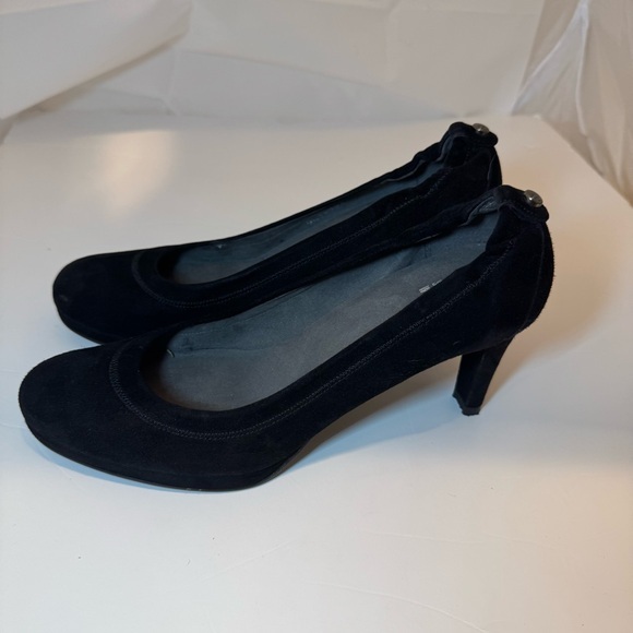 Stuart‎ Weitzman Suede Black Heels Women’s Size 6.5 Classic Pumps Round Toe - Picture 2 of 10
